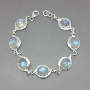 Beautiful Vintage Blue Oval Moonstone and Sterling Silver Bracelet