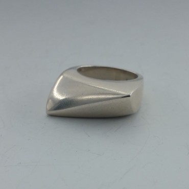  Chunky Angular  Modernist Silver Ring Size N