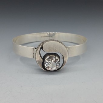 Sten and Laine 1980 rock crystal bangle